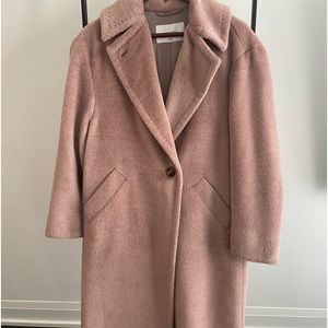 Aritzia Babaton xxs alpaca & wool coat. Oversized fit single button closure.